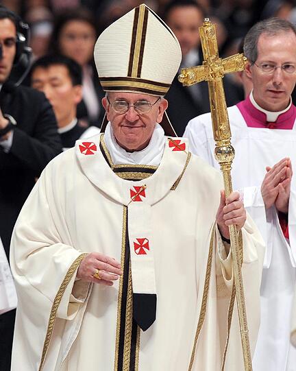 Es ist ein Symbol: Papst Franziskus geht am Gründonnerstag in ein Jugendgefängnis und wäscht zwölf Häftlingen die Füße &ndash; so wie es einst Jesus bei seinen Jüngern tat. Die Botschaft: Ich bin der Papst für die Armen. Die Papst-Bilder vom Gründonnerstag.