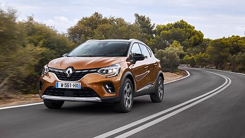 Der neue Captur wirkt erwachsener als sein Vorgänger, die C-förmigen Tagfahrlichter entsprechen dem aktuellen Renault-Stil.