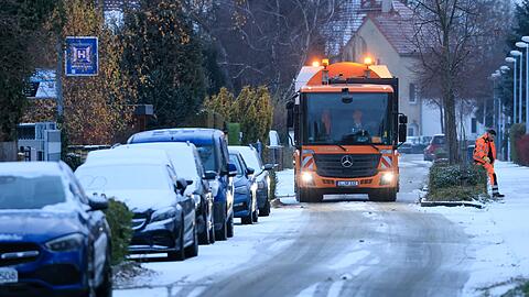 In Ostdeutschland kommt es am Mittwoch weiterhin in einigen Regionen zu Schnee, Frost und Glätte.