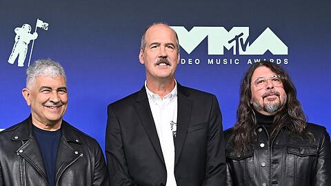 Nirvana ohne Kurt Cobain: Pat Smear, Krist Novoselic und Dave Grohl (v.l.n.r.) bei den VMAs.