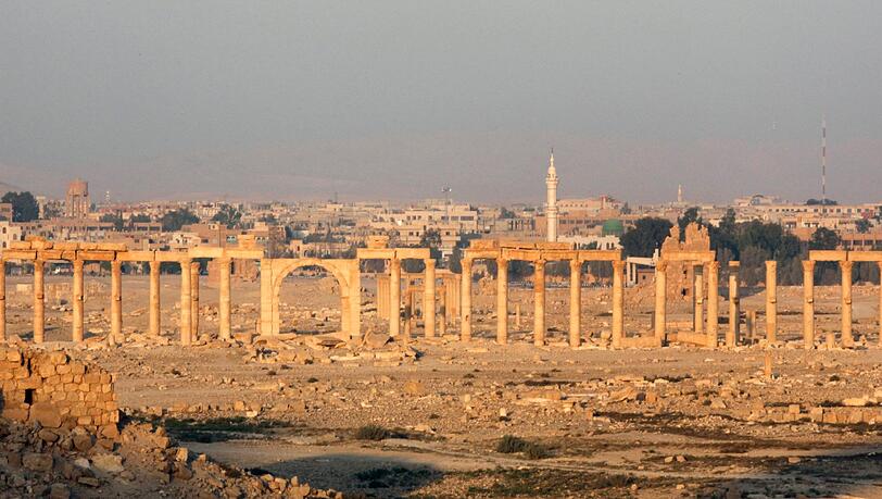 Sollten die Fantiker des Islamischen Staats die Stadt Palmyra komplett einnehmen, droht auch diesem Weltkulturerbe die komplette Zerstörung. Sollten die Fantiker des Islamischen Staats die Stadt Palmyra komplett einnehmen, droht auch diesem Weltkulturerbe die komplette Zerstörung.