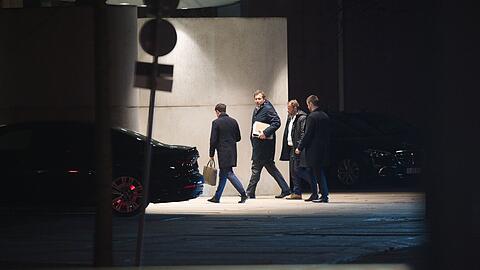 Nach fast sechs Stunden haben die Spitzen von Union und SPD ihre Beratungen beendet.