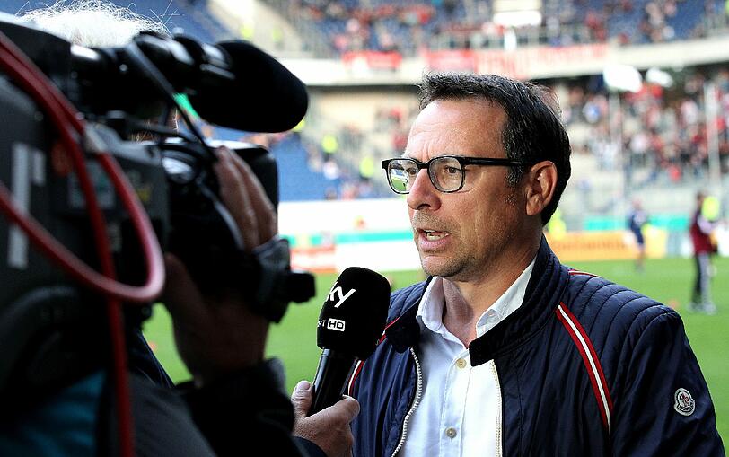 Sportvorstand Martin Bader besitzt nur noch eingeschränkt das Vertrauen, darf aber vorerst bleiben.