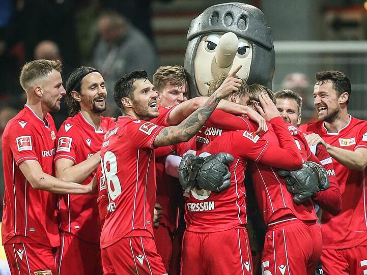 Eisern gegen den Spitzenreiter: Die Union-Spieler brachten auch Gladbach zu Fall.