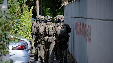 Nach dem Angriff an der Schule konnte der T&auml;ter zun&auml;chst fl&uuml;chten. (Archivbild)