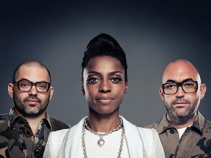 Sängerin Skye Edwards flankiert von Ross (links) und Paul (rechts)