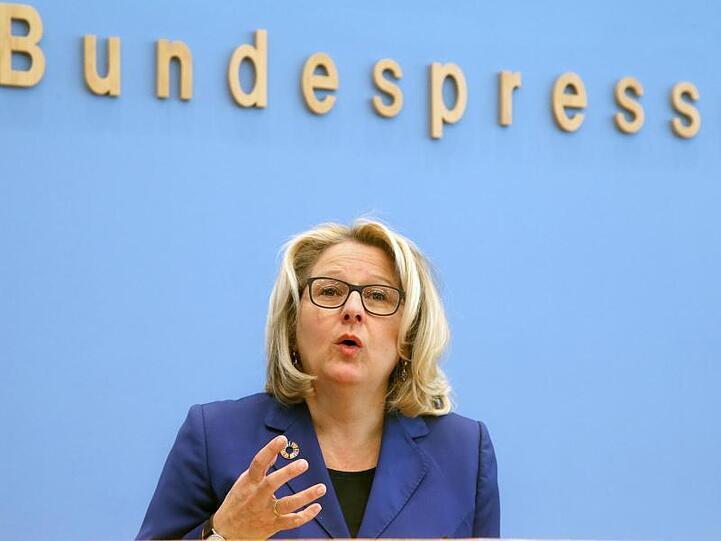 Bundesumweltministerin Svenja Schulze (SPD) stellt in ihrer Digitalagenda Maßnahmen vor, mit denen sich die Digitalisierung klimafreundlich gestalten lässt.