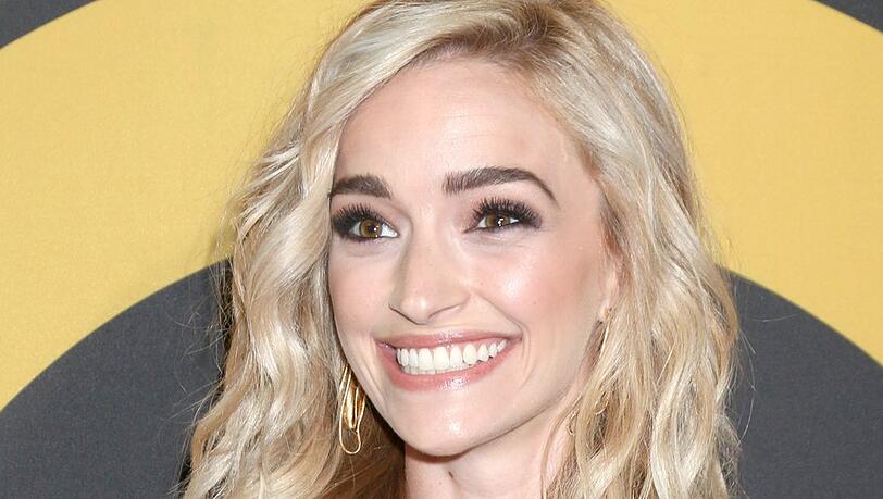 Brianne Howey ist schwanger.