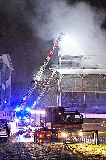 Die Münchner Feuerwehr war mit zahlreichen Einsatzkräften vor Ort.