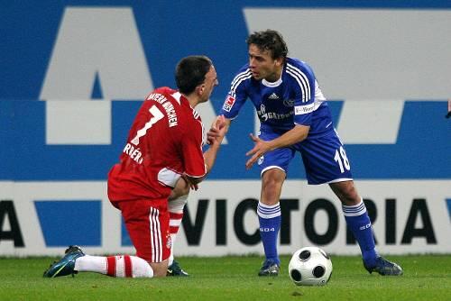 Am Samstag wieder Gegner: Bayer Franck Ribéry (l.) und Schalkes Rafinha.