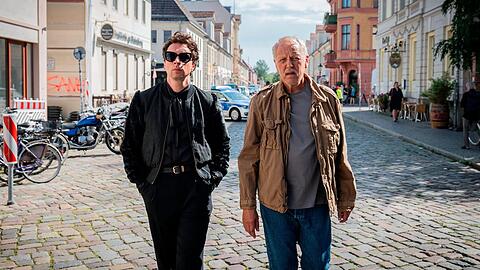 Vincent Ross (Andr&eacute; Kaczmarczyk, l.) und Karl Rogov (Frank Leo Schr&ouml;der) von der deutsch-polnischen Grenze ermitteln diesmal in Potsdam.