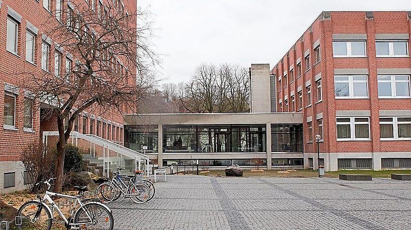 Mustafa S. kommt gestern am Landgericht mit einer Bewährungsstrafe davon. Bei den anwesenden Eltern sorgt das für Kopfschütteln.