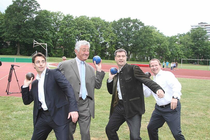 Sport macht Spaß (v. l.): Andreas Haupt (Barmer), Bürgermeister Horst Förther, Minister Markus Söder und Jörg Ammon (BSLV).