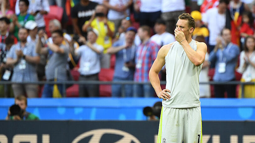 Fassungslos: Torwart Manuel Neuer unmittelbar nach der 0:2-Niederlage gegen Südkorea.