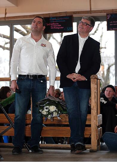 Trainer Pat Cortina mit Manager Christian Winkler bei der Saisonabschlussfeier vom EHC