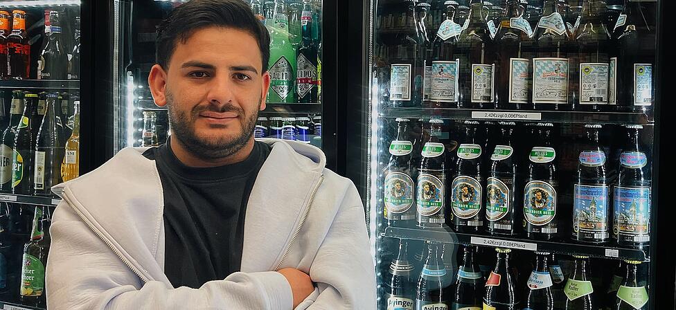 Rasfan Ido Askar vom Amalien-Kiosk w&uuml;nscht sich eine andere L&ouml;sung statt des Bierverkaufsverbots.