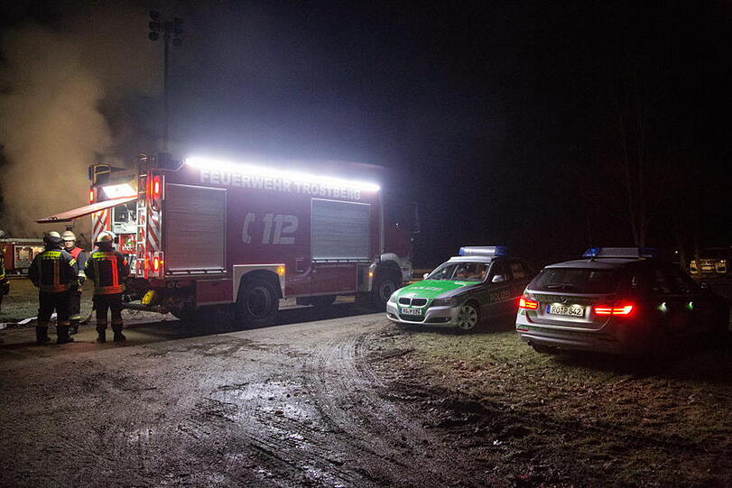 Wohnhausbrand in Wäschhausen - die Bilder vom Feuerwehreinsatz