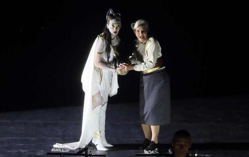 Die Oper "Mauerschau" bei der Festspielwerkstatt in der Reithalle