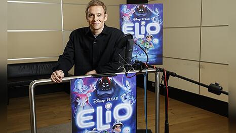 Matthias Schweighöfer ist beim Pixar-Film "Elio" als Synchronsprecher im Einsatz.
