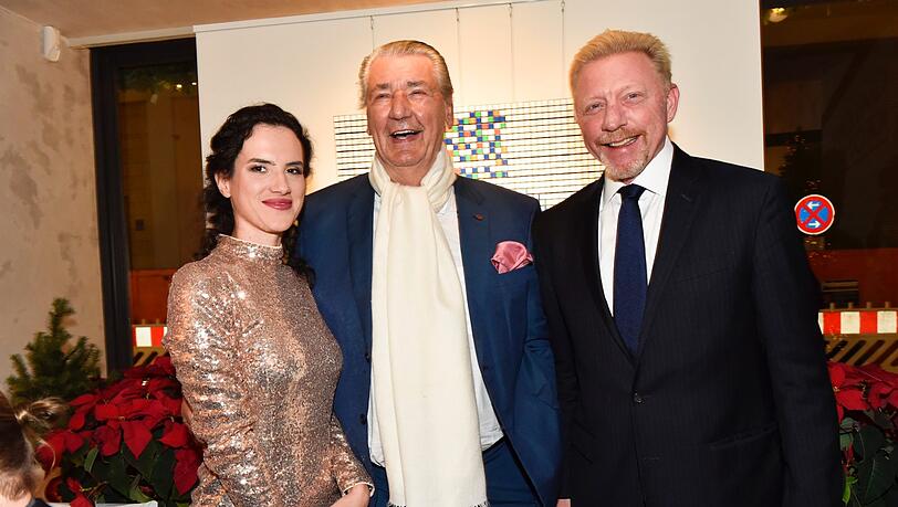 Ein Bild von einem fröhlichen Abend: Dirk Kronsbein (M.) mit seiner neuen Freundin Goscha Horyn und Boris Becker. Ein Bild von einem fröhlichen Abend: Dirk Kronsbein (M.) mit seiner neuen Freundin Goscha Horyn und Boris Becker.
