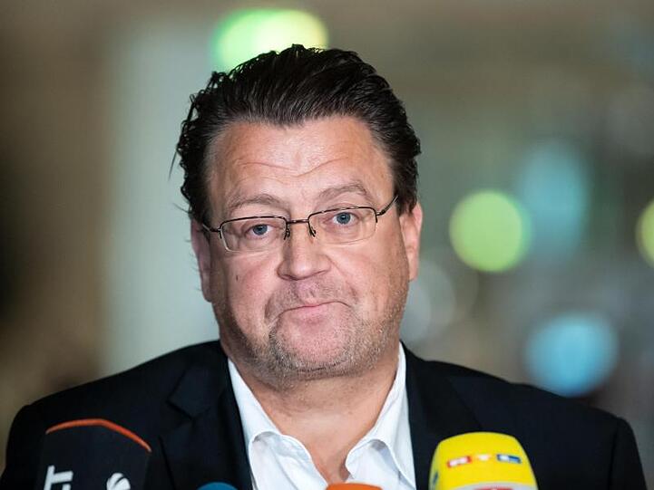Stephan Brandner (AfD) kritisiert die Verleihung des Bundesverdienstkreuzes an Udo Lindenberg als "Judaslohn".