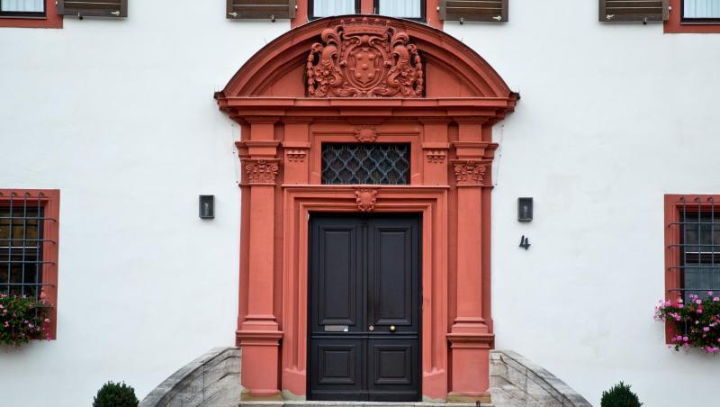 Ein Blick auf den Eingang am Bischofshaus des Bistums Würzburg. Foto: picture alliance / Daniel Karmann/dpa/Archivbild Ein Blick auf den Eingang am Bischofshaus des Bistums Würzburg. Foto: picture alliance / Daniel Karmann/dpa/Archivbild