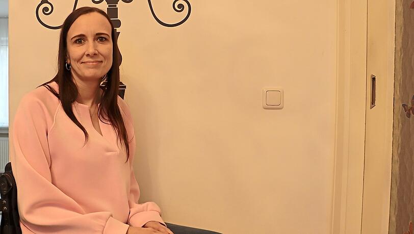 Sabrina Meissner aus Landshut leidet an einem Gendefekt namens Ehlers-Danlos-Syndrom und f&uuml;hlt sich vom Staat im Stich gelassen.