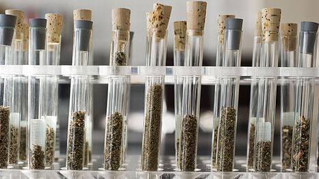 Es gibt endlos viele verschiedene Designerdrogen - die Hersteller reagieren sofort auf jede Gesetzes&auml;nderung. (Symbolbild)