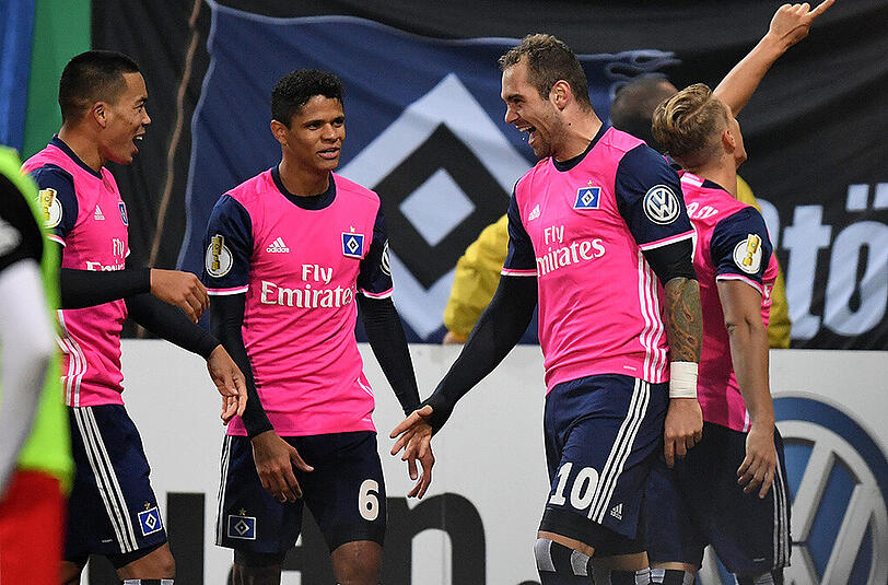 Der Hamburger SV sendet ein Lebenszeichen und gewinnt klar in Halle.