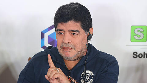 Diego Maradona soll ein Blutgerinnsel im Gehirn entfernt werden.