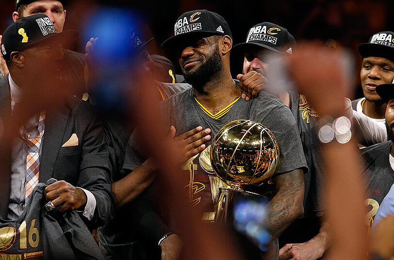 Überwältigt: LeBron James wurde MVP der Finalserie.