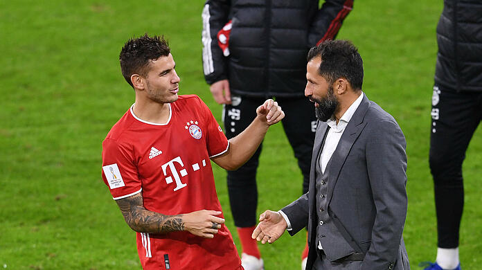 Lucas Hernández (l.) und Hasan Salihamidzic nach dem Triumph im Supercup.