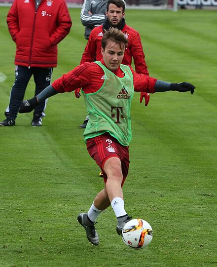 Mario Götze muss sich zunächst wieder über das Training anbieten.