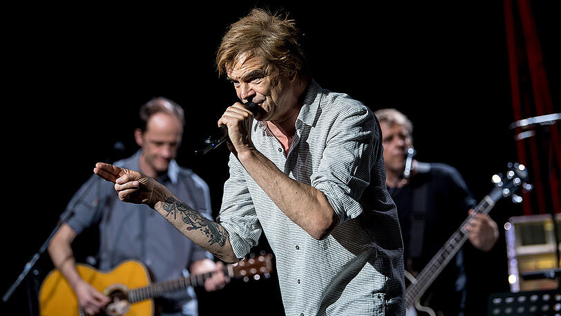 Bilder vom Auftritt der Toten Hosen, gemeinsam mit Gerhard Polt und den Well-Brüdern, in den Münchner Kammerspielen.
