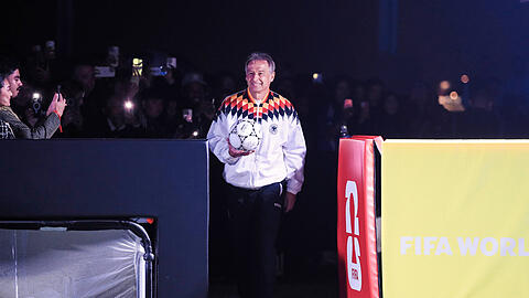 Dr&uuml;ckt dem DFB-Team bei der WM in seiner Wahlheimat die Daumen: J&uuml;rgen Klinsmann.