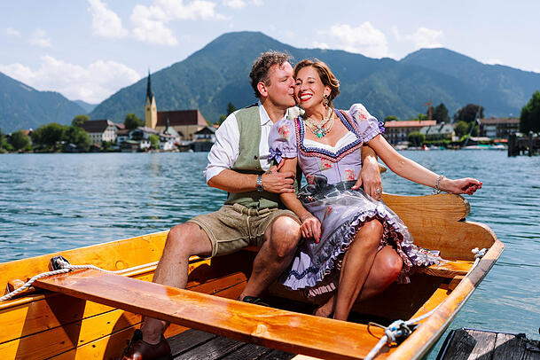 Privat wie beruflich ein Dream-Team: Lola Paltinger und Ehemann Andi Meister genießen ihr (neues) Leben am Tegernsee in vollen Zügen. Privat wie beruflich ein Dream-Team: Lola Paltinger und Ehemann Andi Meister genießen ihr (neues) Leben am Tegernsee in vollen Zügen.