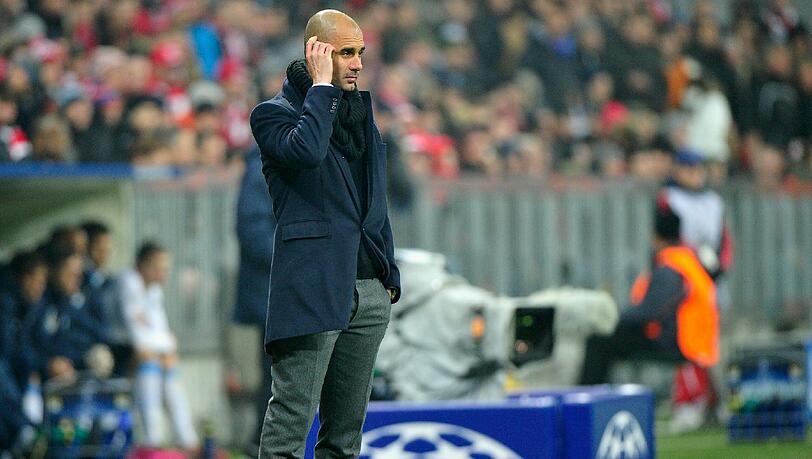 Pep Guardiola wirkt nach der 2:3-Niederlage seiner Bayern gegen Manchester City sehr nachdenklich. Pep Guardiola wirkt nach der 2:3-Niederlage seiner Bayern gegen Manchester City sehr nachdenklich.