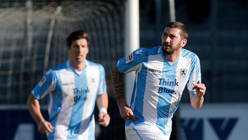 Stehen auch im Pflichtspiel nach der Winterpause in der Startelf: Stürmer Sascha Mölders (r.) und im Hintergrund Innenverteidiger Jan Mauersberger. Stehen auch im Pflichtspiel nach der Winterpause in der Startelf: Stürmer Sascha Mölders (r.) und im Hintergrund Innenverteidiger Jan Mauersberger.