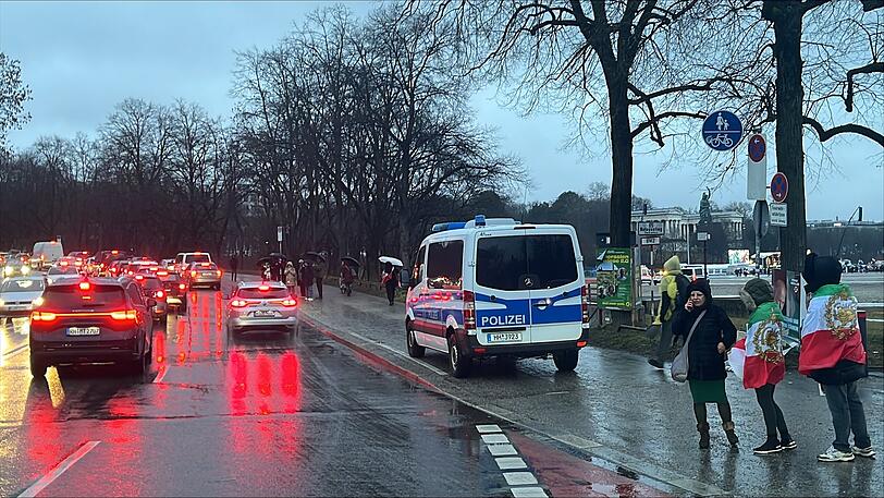 Hohes Verkehrsaufkommen rund um die Theresienwiese.
