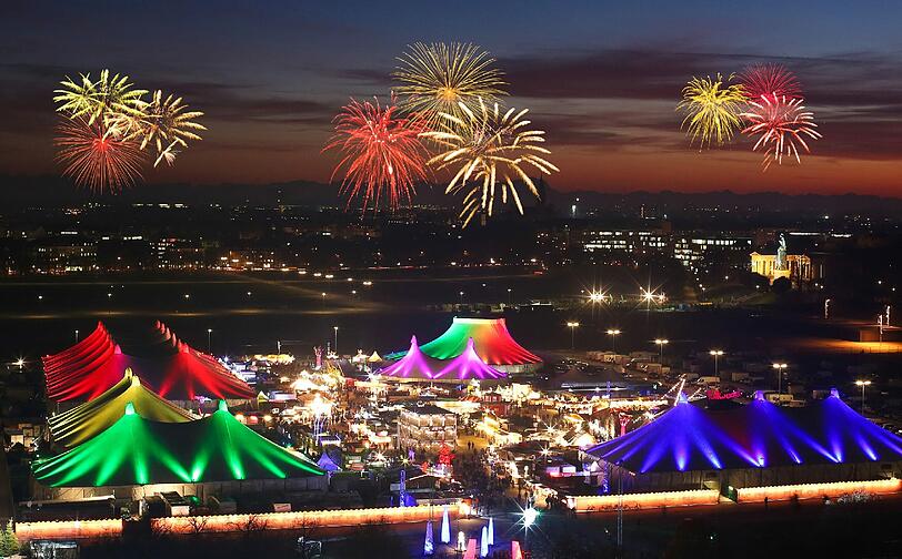 Beeindruckend: Das Silvester-Feuerwerk über Tollwood.
