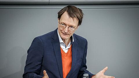 Bundesesundheitsminister Karl Lauterbach spricht im Bundestag über die Digitalisierung im Gesundheitswesen.