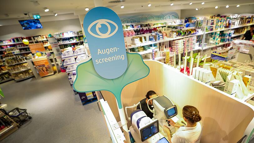 In ausgewählten dm-Filialen kann man ein Augenscreening durchführen lassen. (Archivbild) In ausgewählten dm-Filialen kann man ein Augenscreening durchführen lassen. (Archivbild)