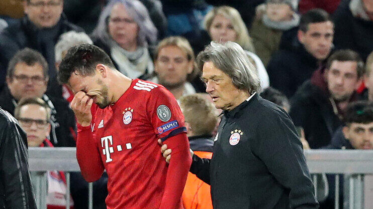 Mats Hummels hatte am Mittwochabend beim 1:1 gegen Ajax Amsterdam eine Kopfverletzung erlitten und war in der Nachspielzeit gegen Niklas Süle ausgewechselt worden.