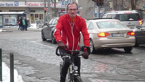 Grünen-Politiker Roland Zintl ist in seinem Viertel am liebsten mit dem Radl unterwegs.