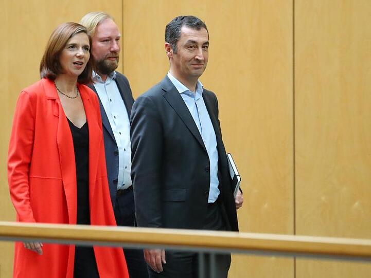 Katrin Göring-Eckardt, Anton Hofreiter (M), und Cem Özdemir.