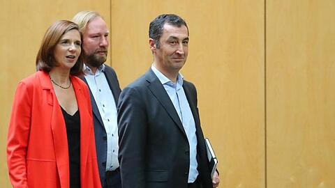 Katrin Göring-Eckardt, Anton Hofreiter (M), und Cem Özdemir.