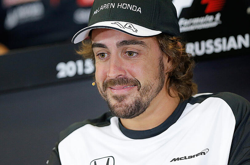Für Fernando Alonso wird sein Formel-1-Jubiläum zum Rennen gegen den Frust. Das Gastspiel in Sotschi ist das 250. Grand-Prix-Wochenende für den Spanier.