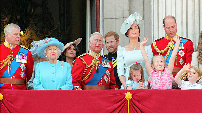 Die britischen Royals versammeln sich bei Trooping the Colour traditionell auf dem Balkon des Buckingham Palasts.