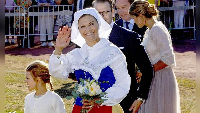 Kronprinzessin Victoria von Schweden trägt an ihrem Geburtstag eine traditionelle Tracht (Archivfoto).
