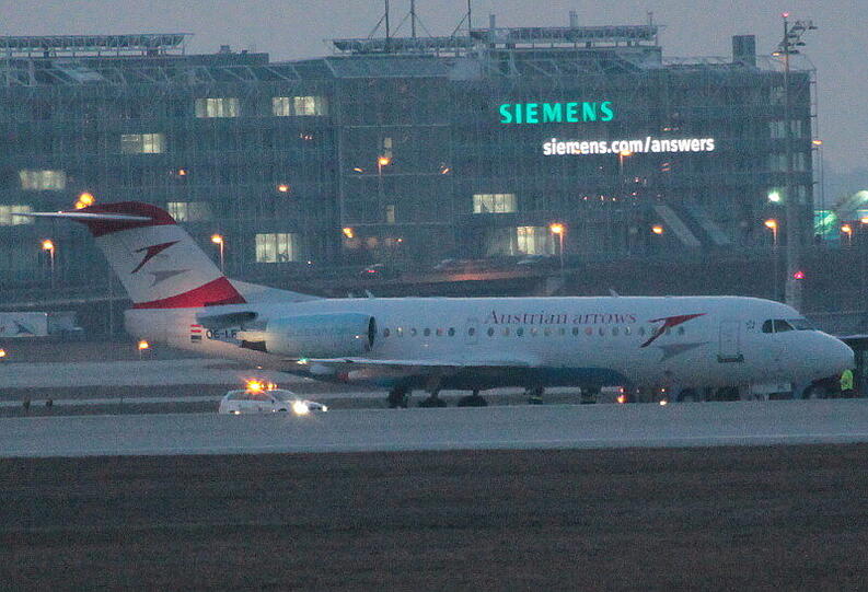 Die Fokker 70 nach der Notlandung